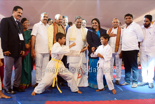 Karate Champio...